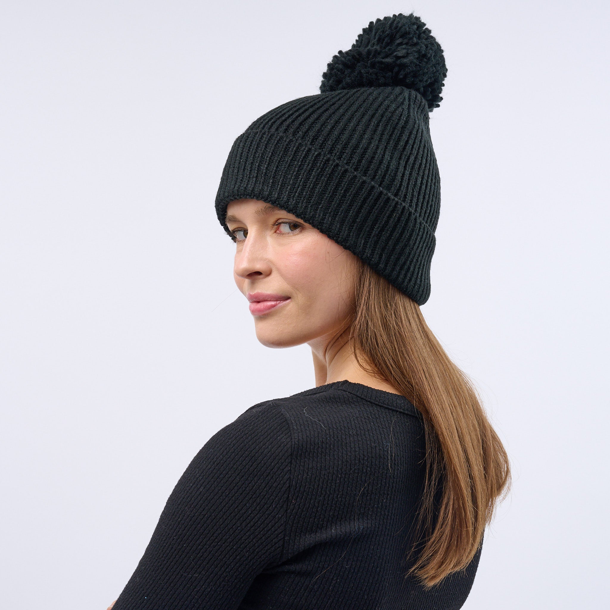 Unisex Classic Knit Pom Pom Beanie - Black